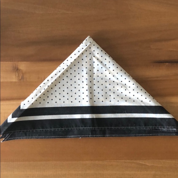 Accessories - Black and White Scarf